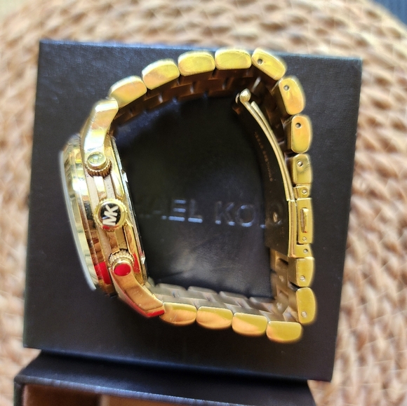 Michael Kors Runway Gold Tone Chronographic Watch - Picture 5 of 10